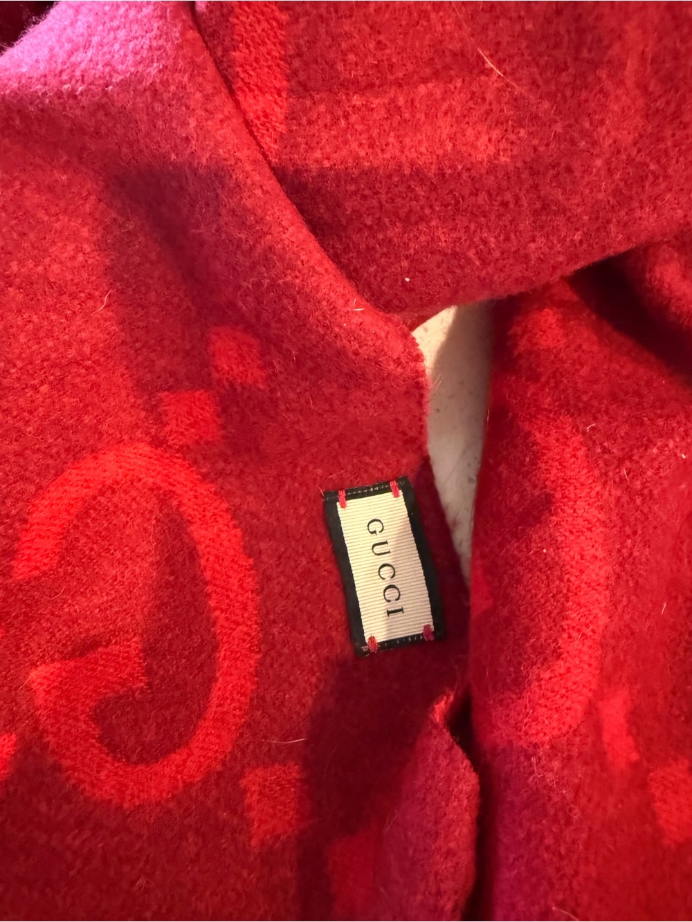 Gucci Red GG Logo Wool Scarf with Fringe - Picture 3 of 6